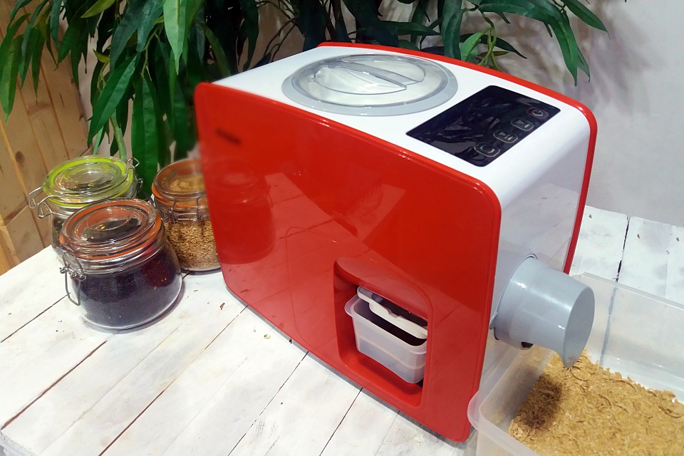 Oleje roślinne z domowej tłoczni. Właściwości olejów